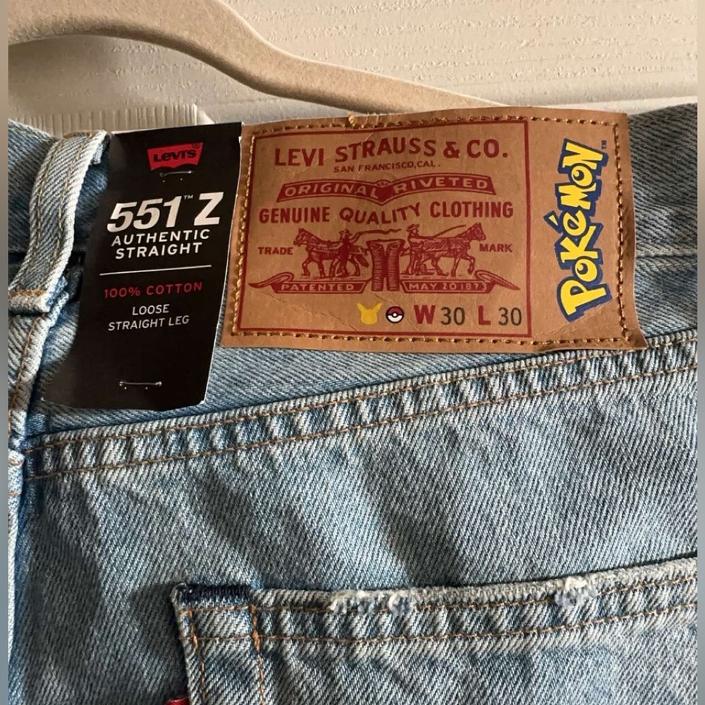 Men’s |Levi’s X Pokémon |NWT 551 Z Authentic Pikachu Loose Straight Jeans; 30x30 - Picture 6 of 6